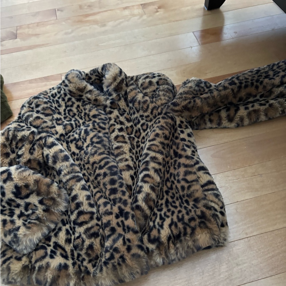 NWOT super soft jacket.  Size xs.